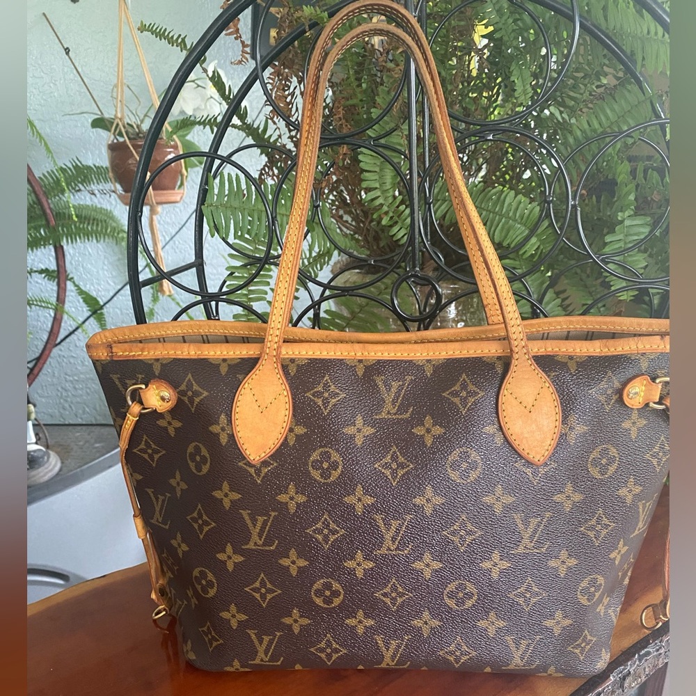 Louis Vuitton Neverfull PM with Certificate of Authenticity - Picture 2 of 13